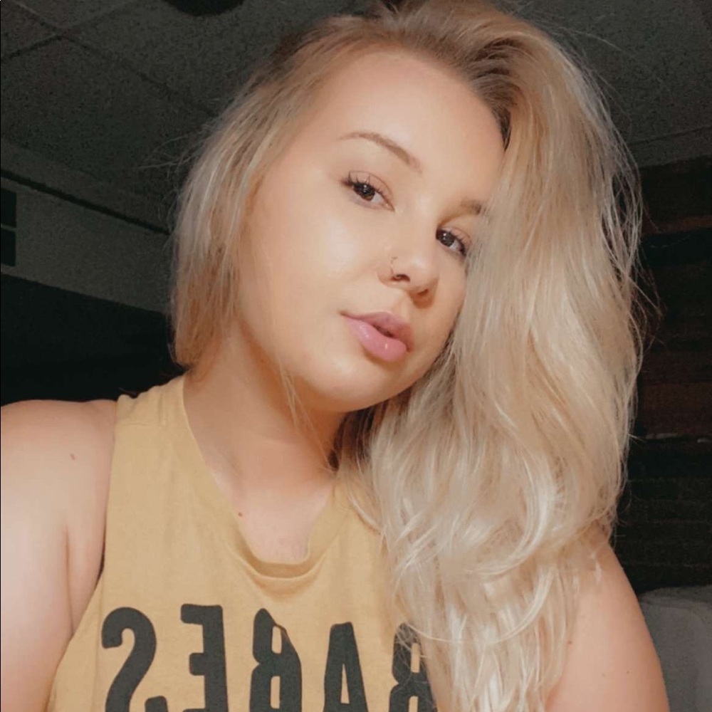 Meet your Posher, Alisha